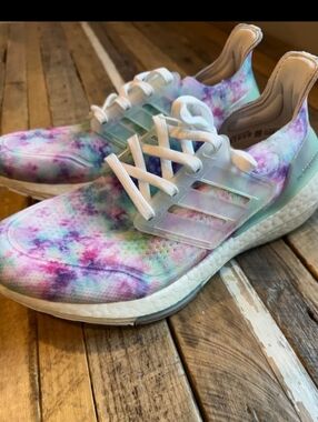 adidas Pastel Tie-Dye Running Sneakers 7.5